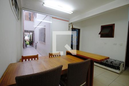 Casa à venda com 180m², 3 quartos e 2 vagas Casa à venda com 180m², 3 quartos e 2 vagasQuintal