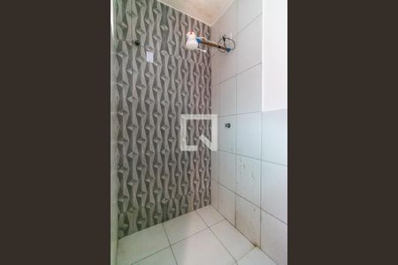 Banheiro de kitnet/studio à venda com 1 quarto, 25m² em Parada de Lucas, Rio de Janeiro
