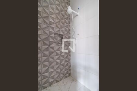 Banheiro de kitnet/studio à venda com 1 quarto, 25m² em Parada de Lucas, Rio de Janeiro