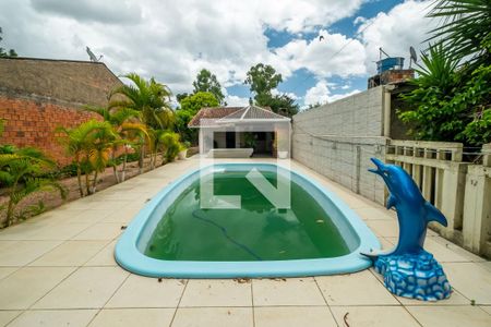 Casa à venda com 100m², 3 quartos e 3 vagas Casa à venda com 100m², 3 quartos e 3 vagasPiscina