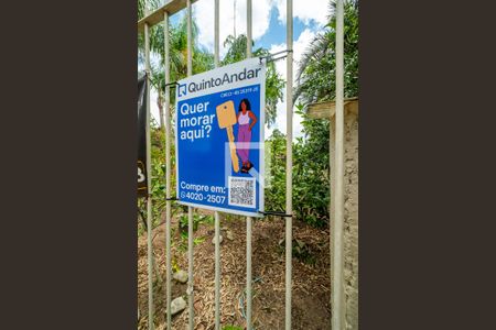 Casa à venda com 100m², 3 quartos e 3 vagas Casa à venda com 100m², 3 quartos e 3 vagasCompre