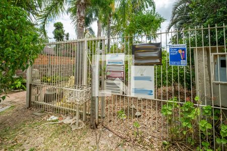 Casa à venda com 100m², 3 quartos e 3 vagas Casa à venda com 100m², 3 quartos e 3 vagasFachada