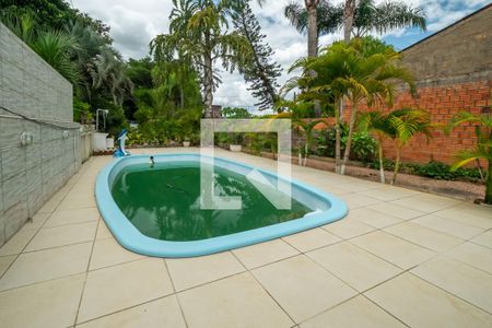 Casa à venda com 100m², 3 quartos e 3 vagas Casa à venda com 100m², 3 quartos e 3 vagasPiscina