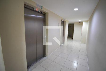 Apartamento para alugar com 48m², 2 quartos e 1 vaga Apartamento para alugar com 48m², 2 quartos e 1 vagaHall dos Elevadores