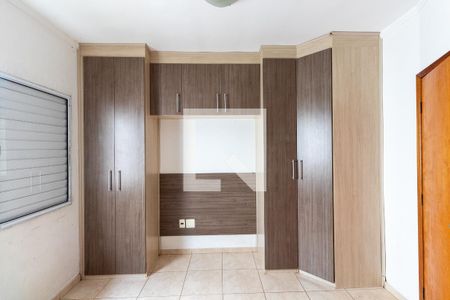 Casa de condomínio para alugar com 64m², 2 quartos e 1 vagaQuarto - Armários