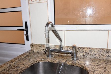 Casa de condomínio para alugar com 64m², 2 quartos e 1 vagaCozinha - Torneira