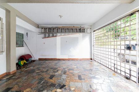 Casa à venda com 156m², 3 quartos e 2 vagas Casa à venda com 156m², 3 quartos e 2 vagasGaragem