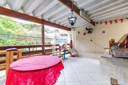 Casa à venda com 156m², 3 quartos e 2 vagas Casa à venda com 156m², 3 quartos e 2 vagasVaranda 2 - Churrasqueira