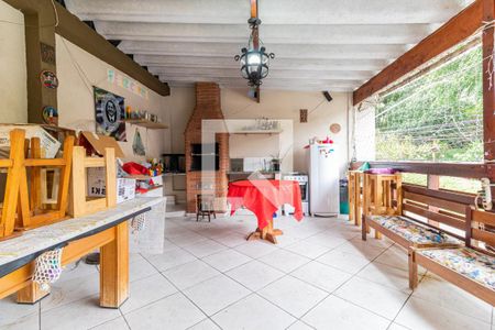 Casa à venda com 156m², 3 quartos e 2 vagas Casa à venda com 156m², 3 quartos e 2 vagasVaranda 2 - Churrasqueira