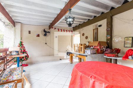 Casa à venda com 156m², 3 quartos e 2 vagas Casa à venda com 156m², 3 quartos e 2 vagasVaranda 2 - Churrasqueira