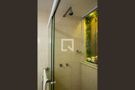 Casa à venda com 648m², 3 quartos e 8 vagasBanheiro da Suíte 2