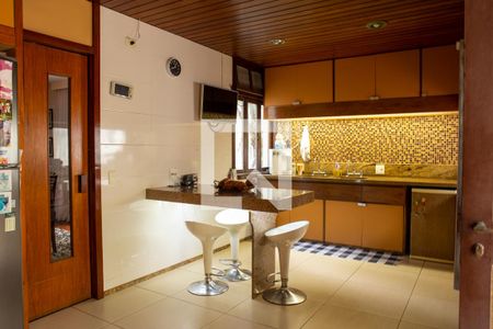 Casa à venda com 648m², 3 quartos e 8 vagasCozinha