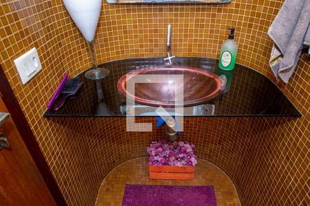 Casa à venda com 648m², 3 quartos e 8 vagasLavabo