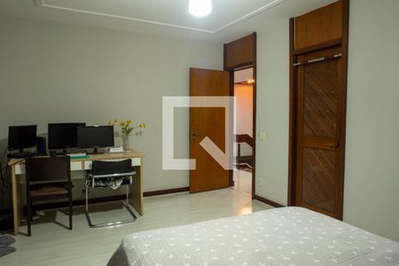 Casa à venda com 648m², 3 quartos e 8 vagasSuíte 1
