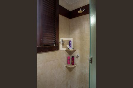 Casa à venda com 648m², 3 quartos e 8 vagasBanheiro da Suíte 1