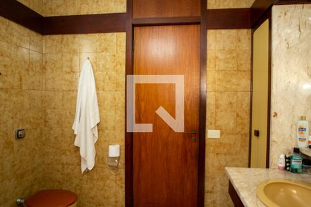 Casa à venda com 648m², 3 quartos e 8 vagasBanheiro da Suíte 3