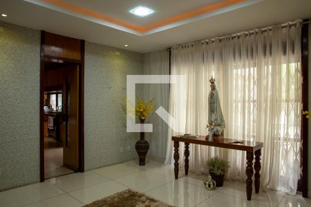 Casa à venda com 648m², 3 quartos e 8 vagasSala 2