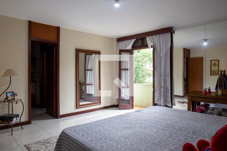 Casa à venda com 648m², 3 quartos e 8 vagasSuíte 2