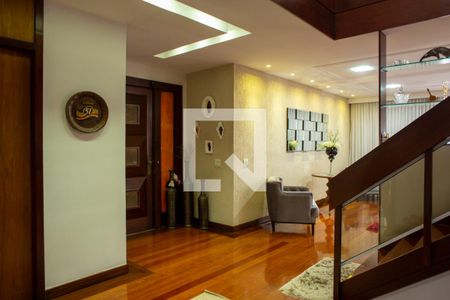 Casa à venda com 648m², 3 quartos e 8 vagasAdega