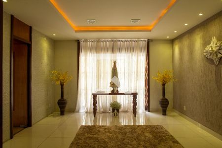 Casa à venda com 648m², 3 quartos e 8 vagasSala 2