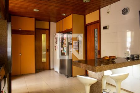 Casa à venda com 648m², 3 quartos e 8 vagasCozinha