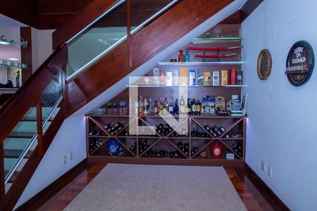 Casa à venda com 648m², 3 quartos e 8 vagasAdega