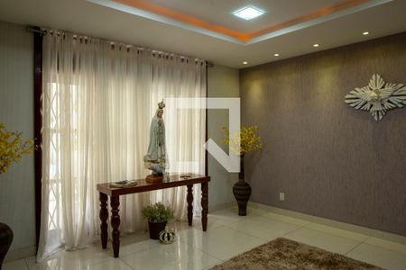 Casa à venda com 648m², 3 quartos e 8 vagasSala 2