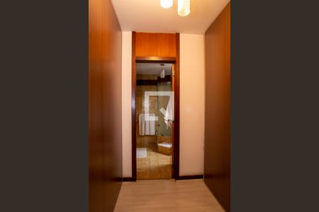 Casa à venda com 648m², 3 quartos e 8 vagasCloset da suíte 3