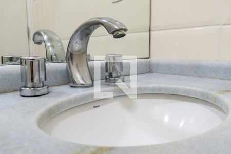 Casa de condomínio à venda com 106m², 3 quartos e 2 vagas Casa de condomínio à venda com 106m², 3 quartos e 2 vagasBanheiro Social Detalhe
