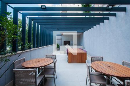 Apartamento para alugar com 266m², 3 quartos e 3 vagas Apartamento para alugar com 266m², 3 quartos e 3 vagasÁrea comum - Churrasqueira
