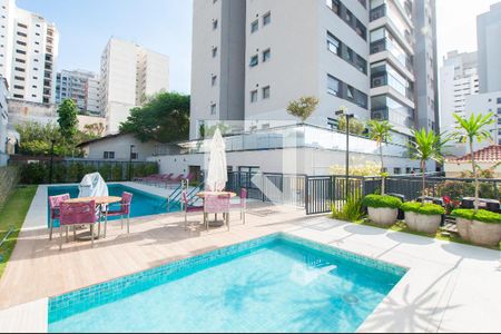 Apartamento para alugar com 266m², 3 quartos e 3 vagas Apartamento para alugar com 266m², 3 quartos e 3 vagasÁrea comum - Piscina