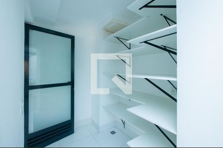 Apartamento para alugar com 266m², 3 quartos e 3 vagas Apartamento para alugar com 266m², 3 quartos e 3 vagasÁrea de Serviço