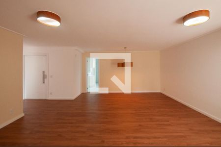 Apartamento para alugar com 266m², 3 quartos e 3 vagas Apartamento para alugar com 266m², 3 quartos e 3 vagasSala