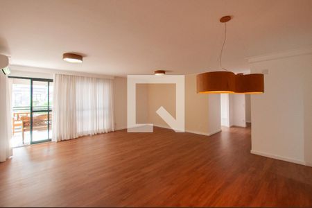 Apartamento para alugar com 266m², 3 quartos e 3 vagas Apartamento para alugar com 266m², 3 quartos e 3 vagasSala