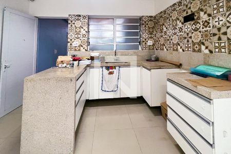 Casa à venda com 342m², 6 quartos e 4 vagasCozinha