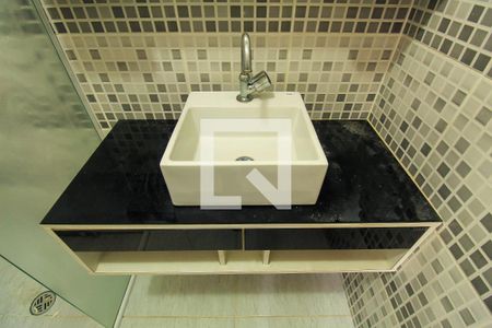 Apartamento à venda com 77m², 2 quartos e 1 vaga Apartamento à venda com 77m², 2 quartos e 1 vagaBanheiro