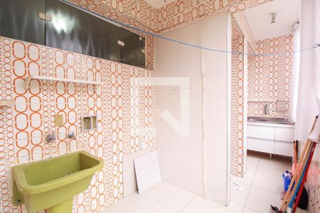 Apartamento à venda com 77m², 2 quartos e 1 vaga Apartamento à venda com 77m², 2 quartos e 1 vagaÁrea de Serviço