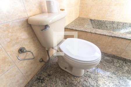 Casa à venda com 229m², 3 quartos e 3 vagasBanheiro social