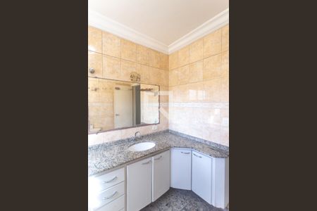 Casa à venda com 229m², 3 quartos e 3 vagasBanheiro social