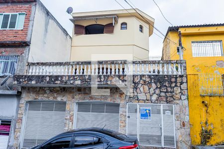 Fachada de casa à venda com 3 quartos, 170m² em Vila Francos, São Paulo