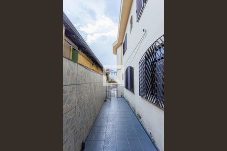 Corredor lateral de casa à venda com 3 quartos, 170m² em Vila Francos, São Paulo