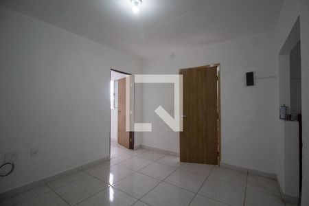 Sala de casa para alugar com 1 quarto, 60m² em Jardim das Camélias, São Paulo