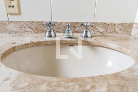 Apartamento para alugar com 81m², 3 quartos e 1 vaga Apartamento para alugar com 81m², 3 quartos e 1 vagaBanheiro da Suíte Detalhe