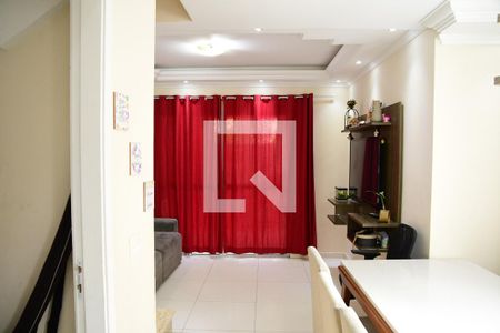 Sala de casa de condomínio para alugar com 2 quartos, 89m² em Jardim Petrópolis, Cotia