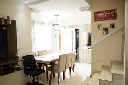 Sala de casa de condomínio para alugar com 2 quartos, 89m² em Jardim Petrópolis, Cotia