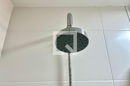 Banheiro de kitnet/studio para alugar com 1 quarto, 24m² em Mirandópolis, São Paulo