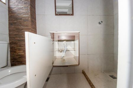 Banheiro de apartamento para alugar com 1 quarto, 20m² em Irajá, Rio de Janeiro