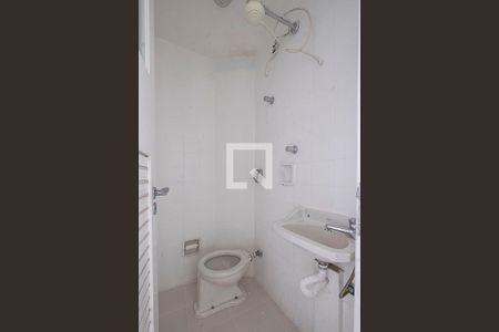 Área de Serviço - Banheiro de apartamento para alugar com 3 quartos, 125m² em Sumarezinho, São Paulo