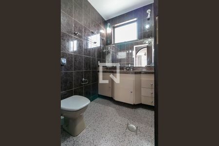 Casa à venda com 380m², 6 quartos e 4 vagasBanheiro da Suíte 3