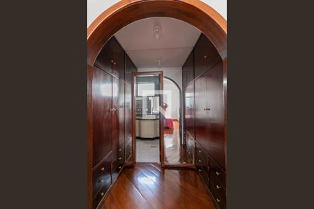 Casa à venda com 380m², 6 quartos e 4 vagasQuarto suíte 3